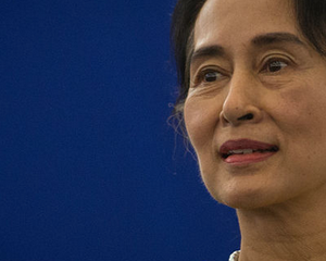 Aung San Suu Kyi se lance dans les législatives
