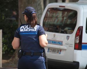 Les policiers municipaux pourraient tous être armés
